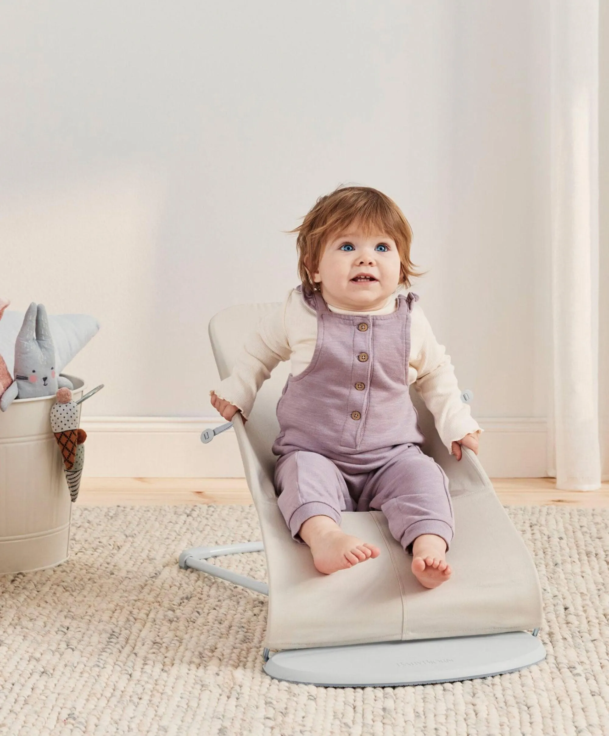 BabyBjrn Baby Bouncer and Toy Bar  Light Beige