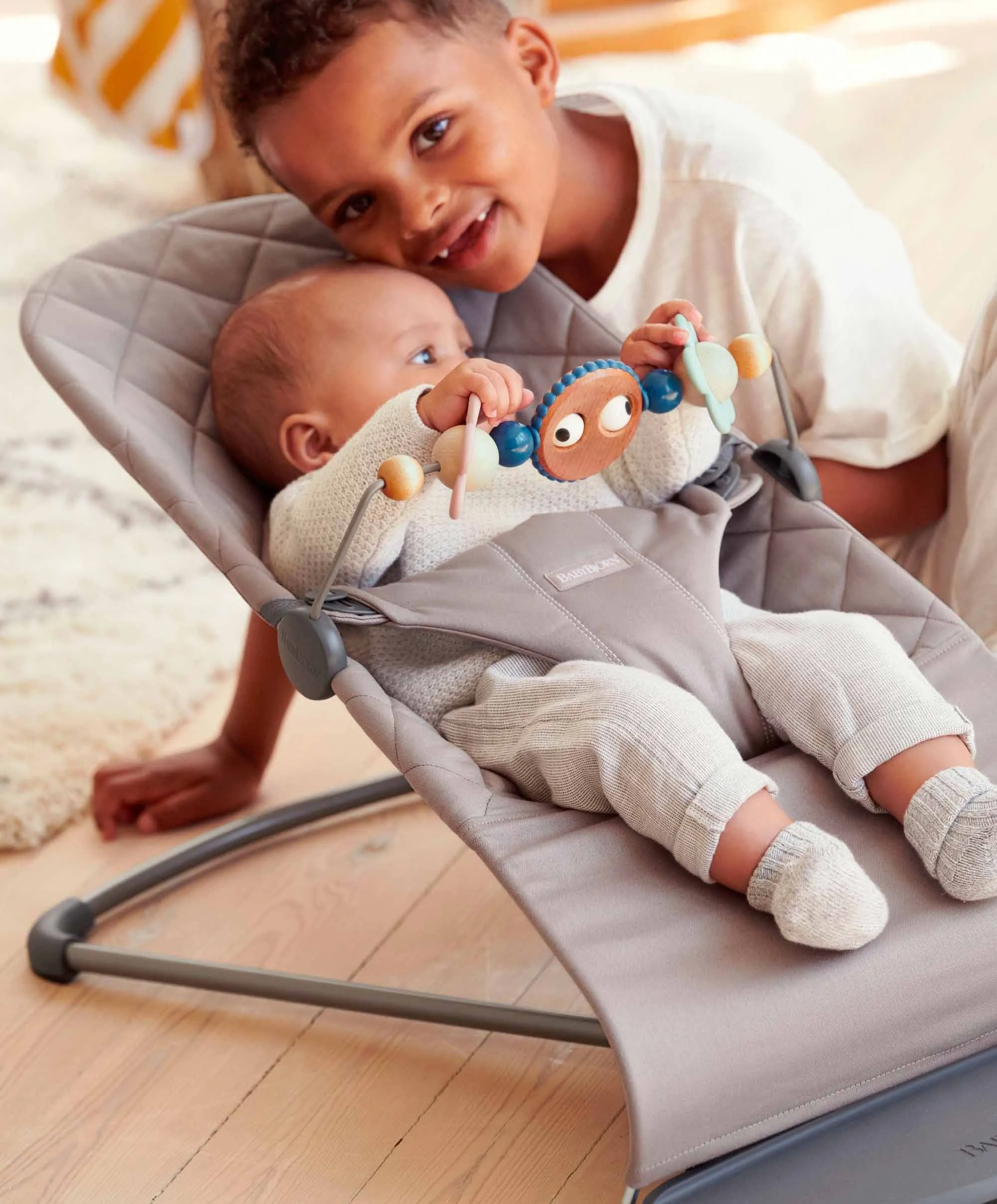BabyBjrn Baby Bouncer and Toy Bar  Light Beige
