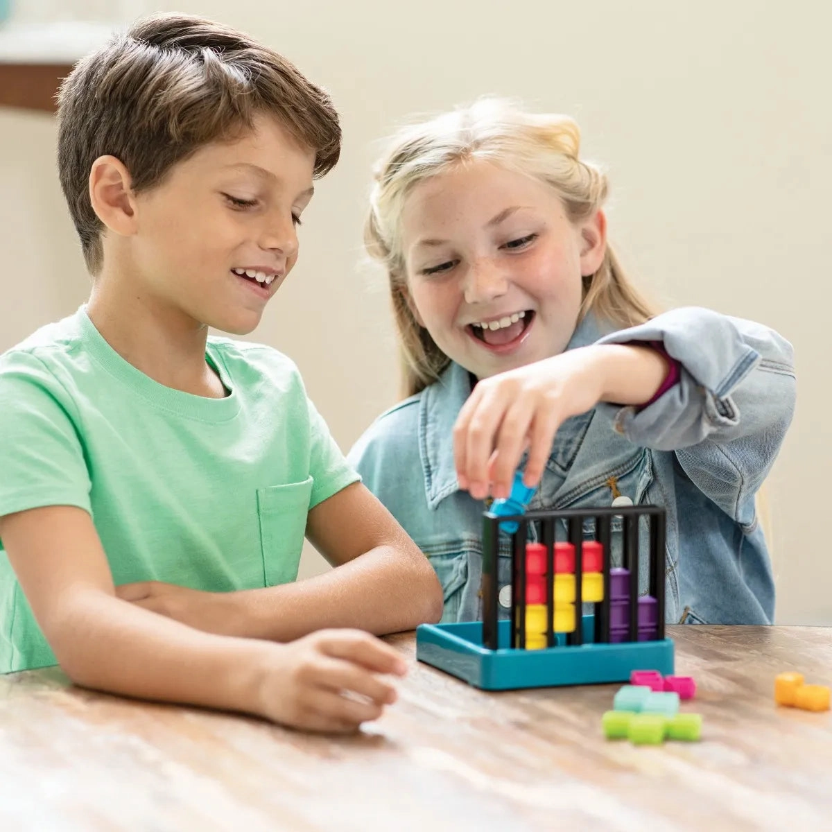 Educational Insights Kanoodle Gravity Game