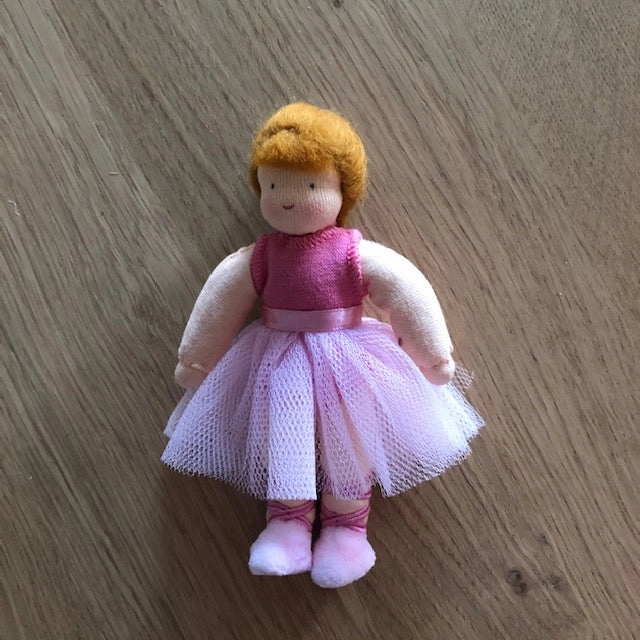 Evi Ballerina Red Hair