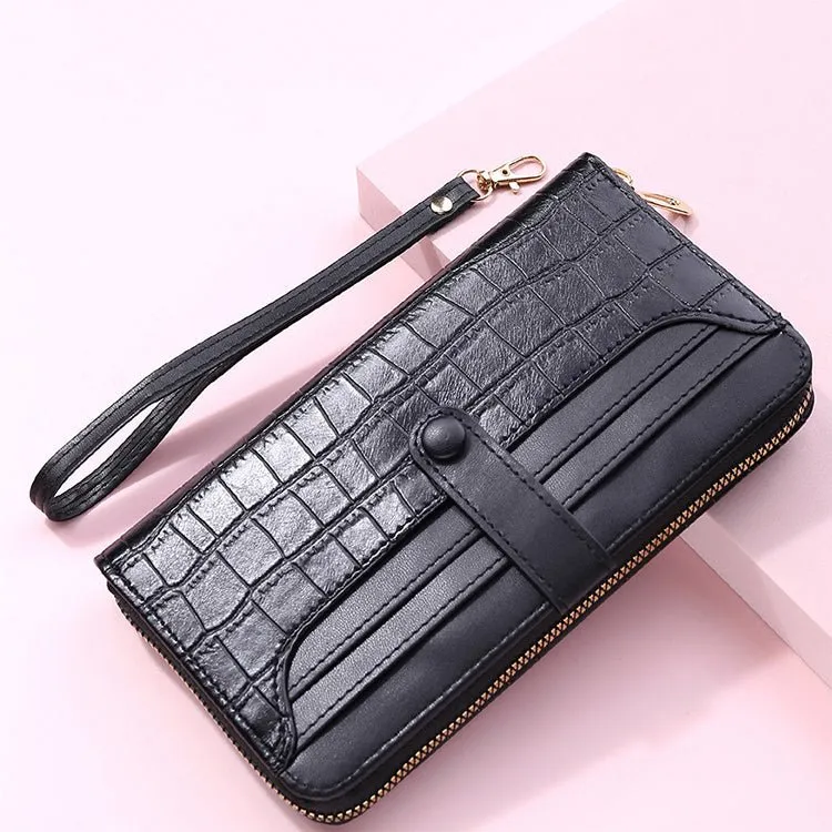 Fashionably Chic: Women's PU Leather Wallet