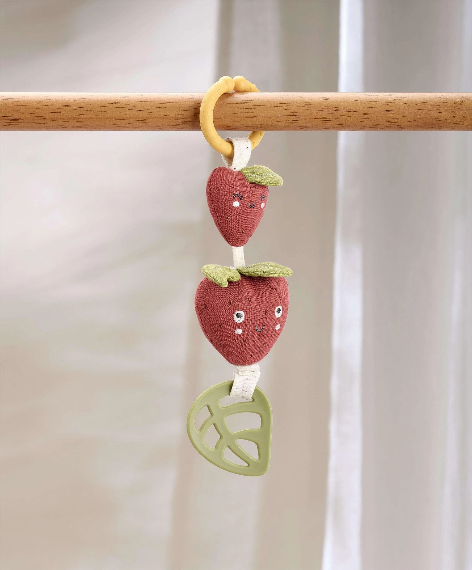 Grateful Garden Multi Linkie Strawberry Activity Toy