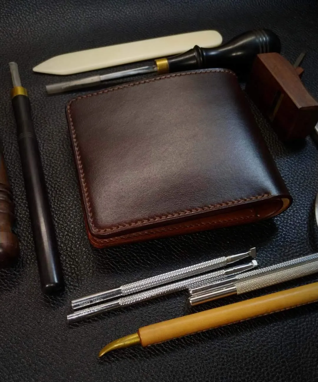 Handmade Leather Skull Tooled Mens Billfold Wallet Death Leather Wallet Slim Wallet for Men