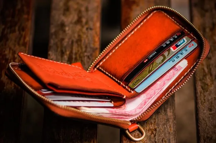 Handmade Leather Small Tibetan Tooled Mens billfold Wallets Cool Chain Wallet Biker Wallet for Men