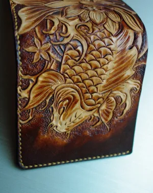 Handmade men wallet vintage hand carved flower&Cryprinus carpiod leather billfold wallet for men