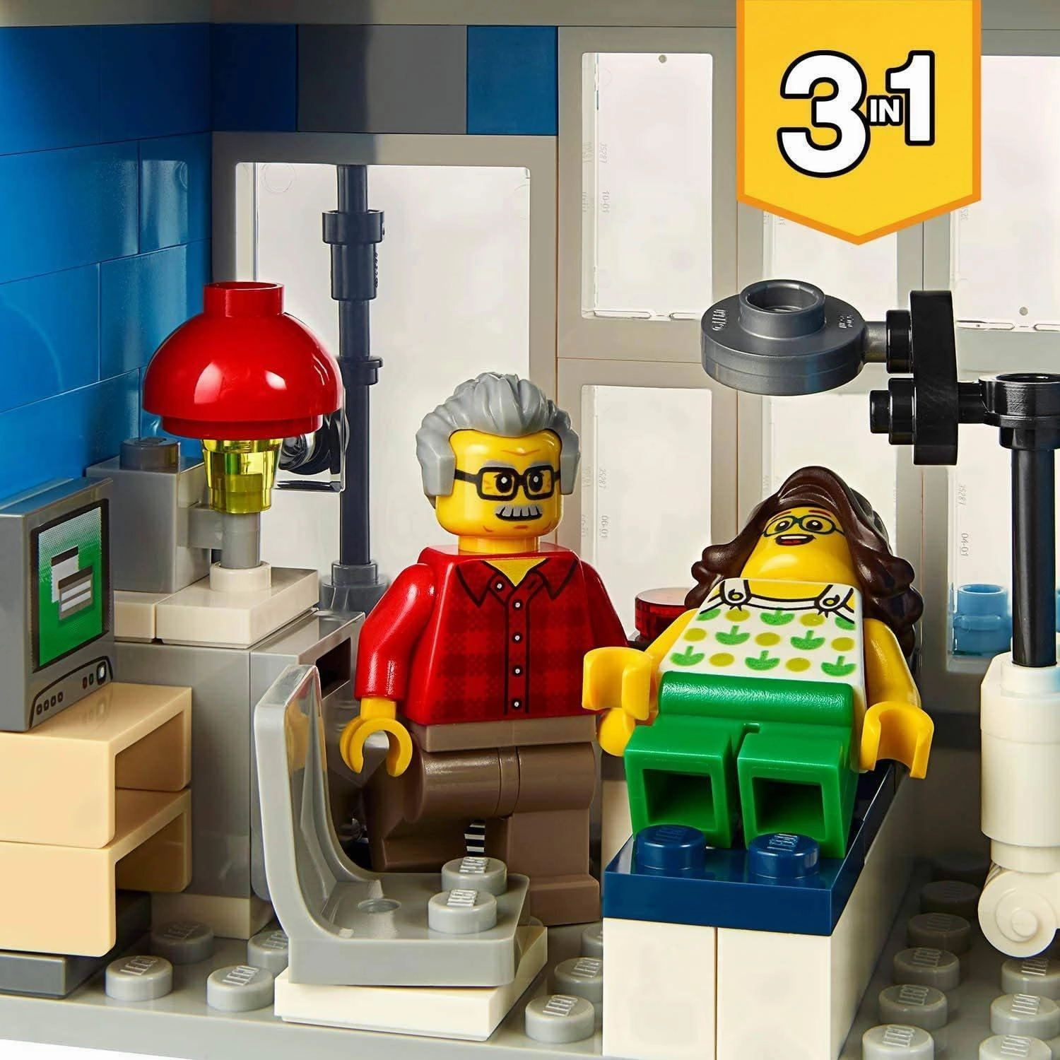 LEGO 31097 CREATOR 3-in-1 Townhouse Pet Shop and Cafe Building Toy Brickset with 3 Minifigures
