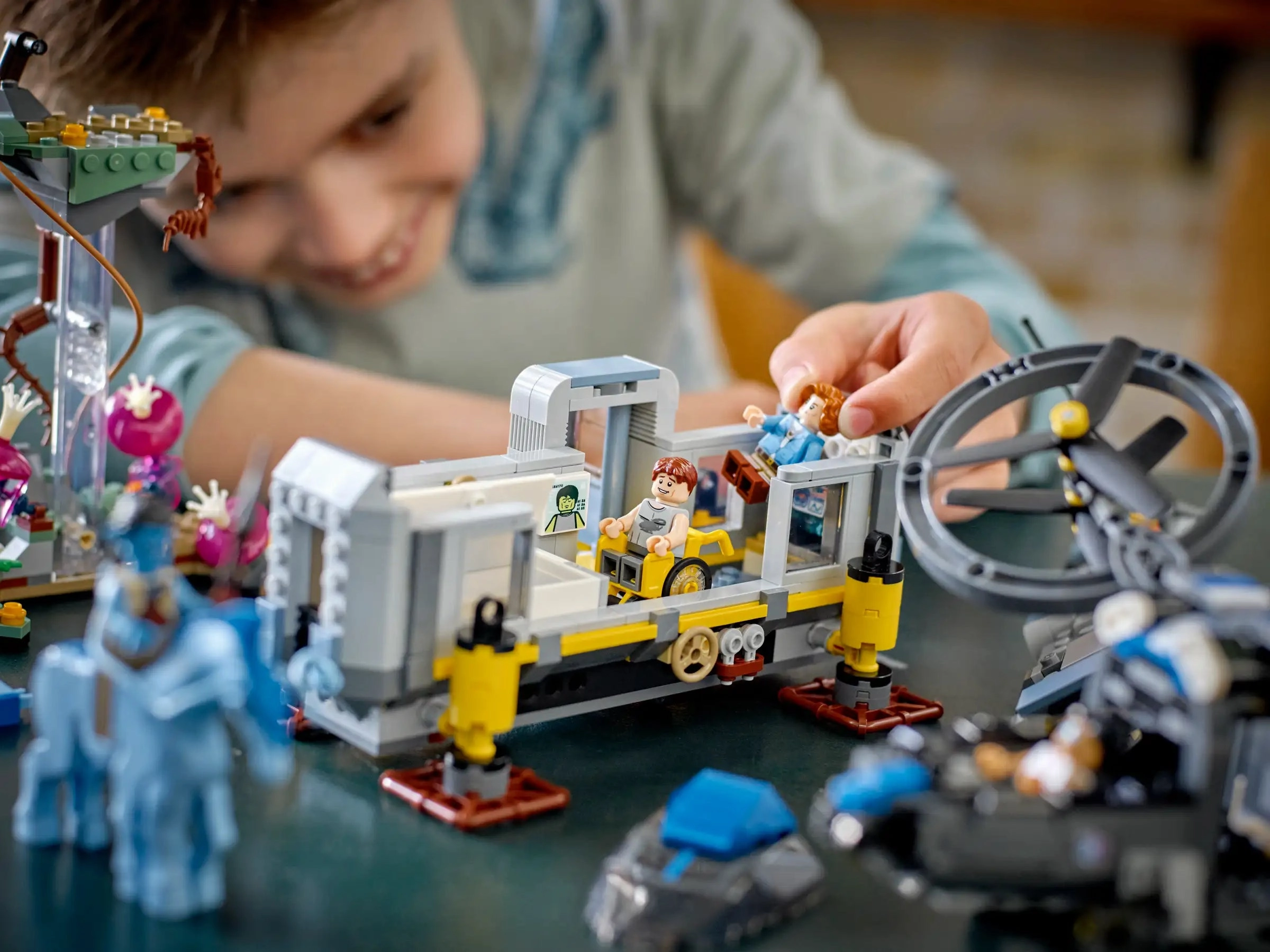 LEGO AVATAR 75573 Floating Mountains: Site 26 & RDA Samson