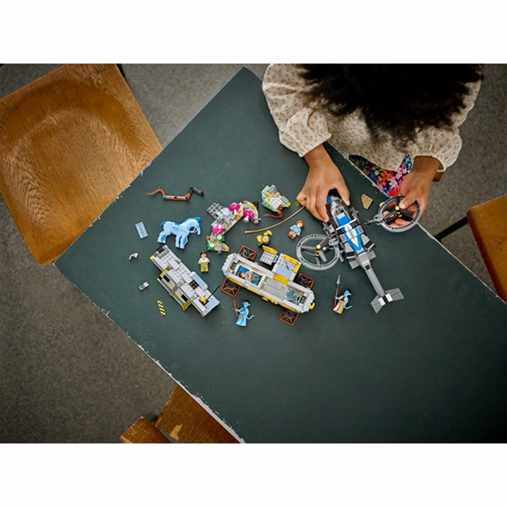 LEGO Avatar Floating Mountains: Site 26 & RDA Samson