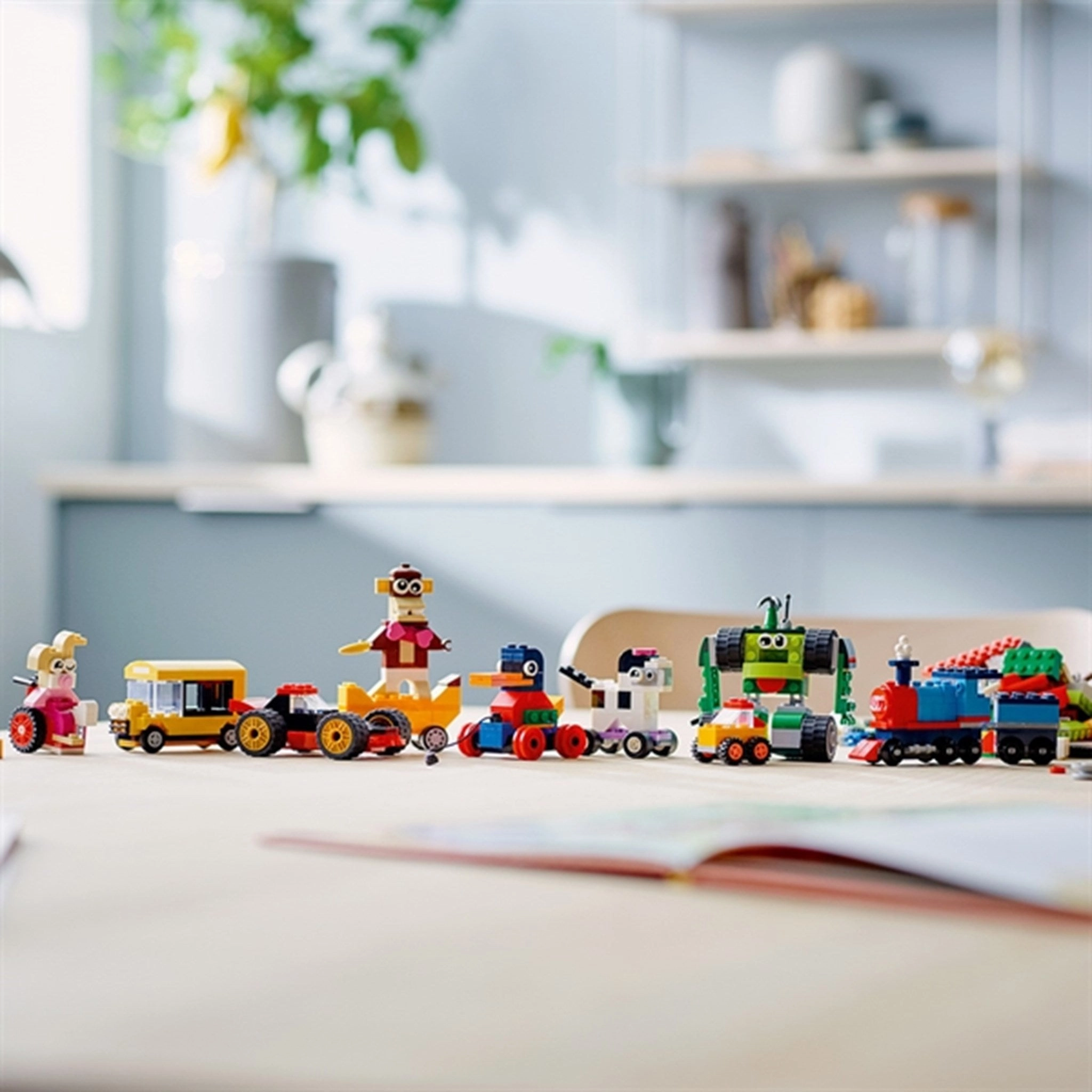 LEGO Classic Bricks and Wheels