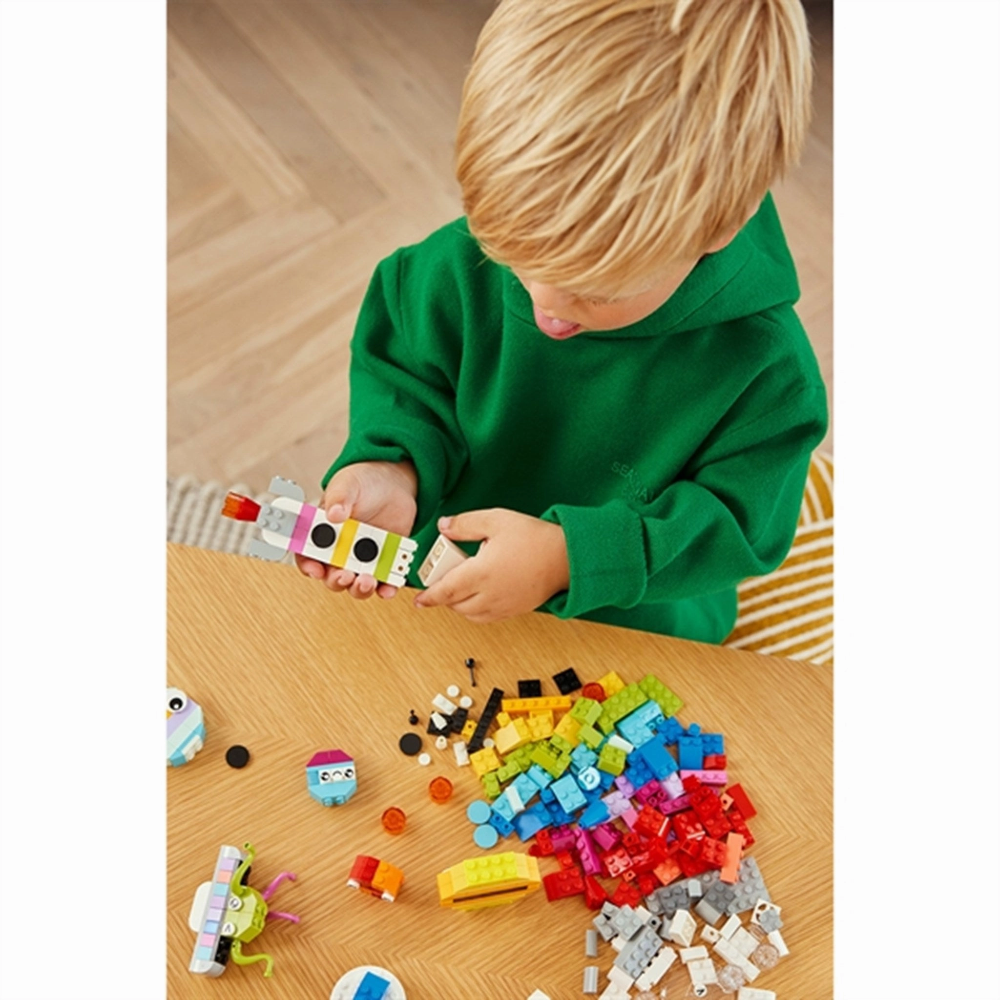 LEGO Classic Creative Space Planets