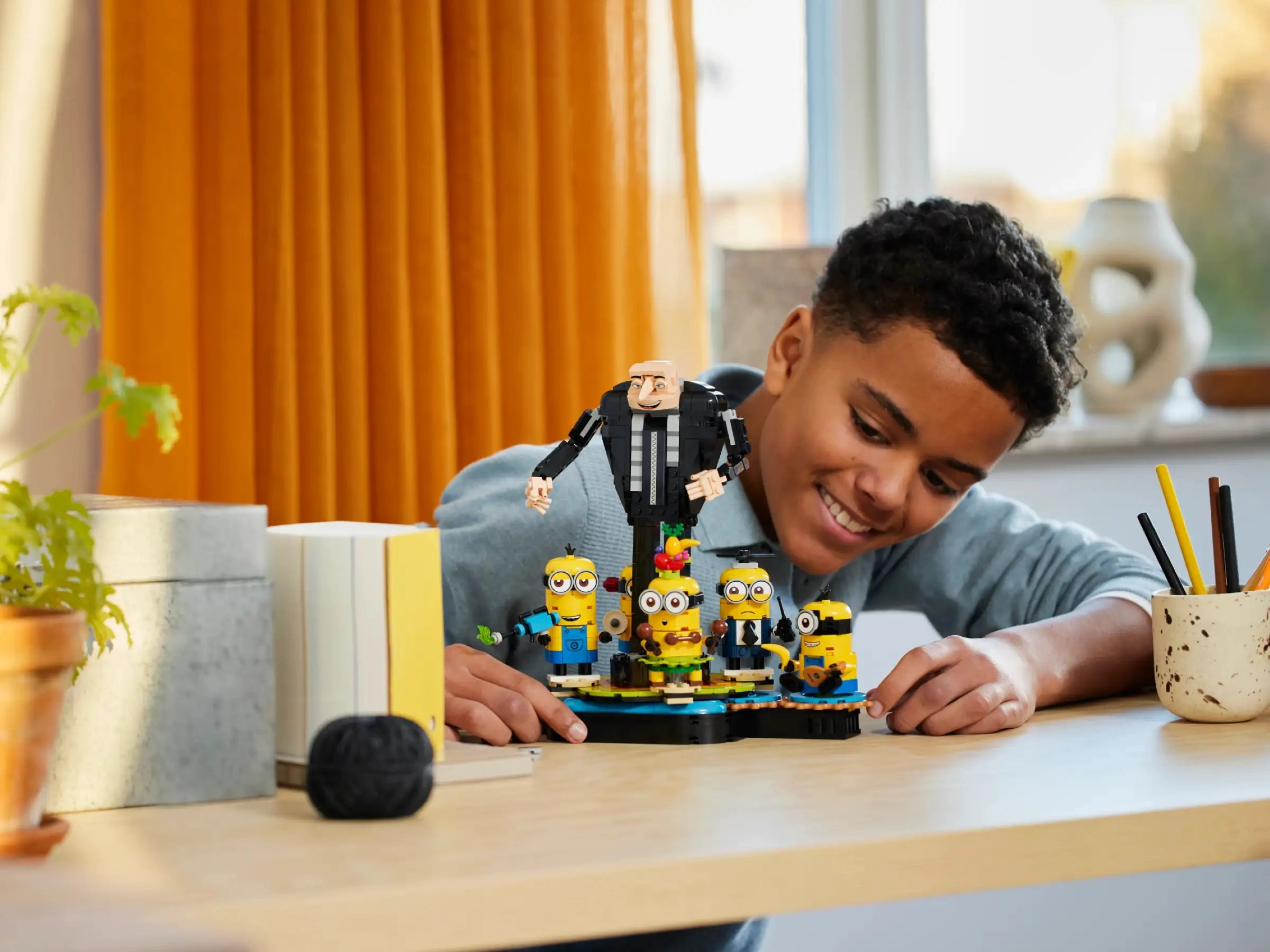 LEGO DESPICABLE ME 75582 Brick-Built Gru and Minions