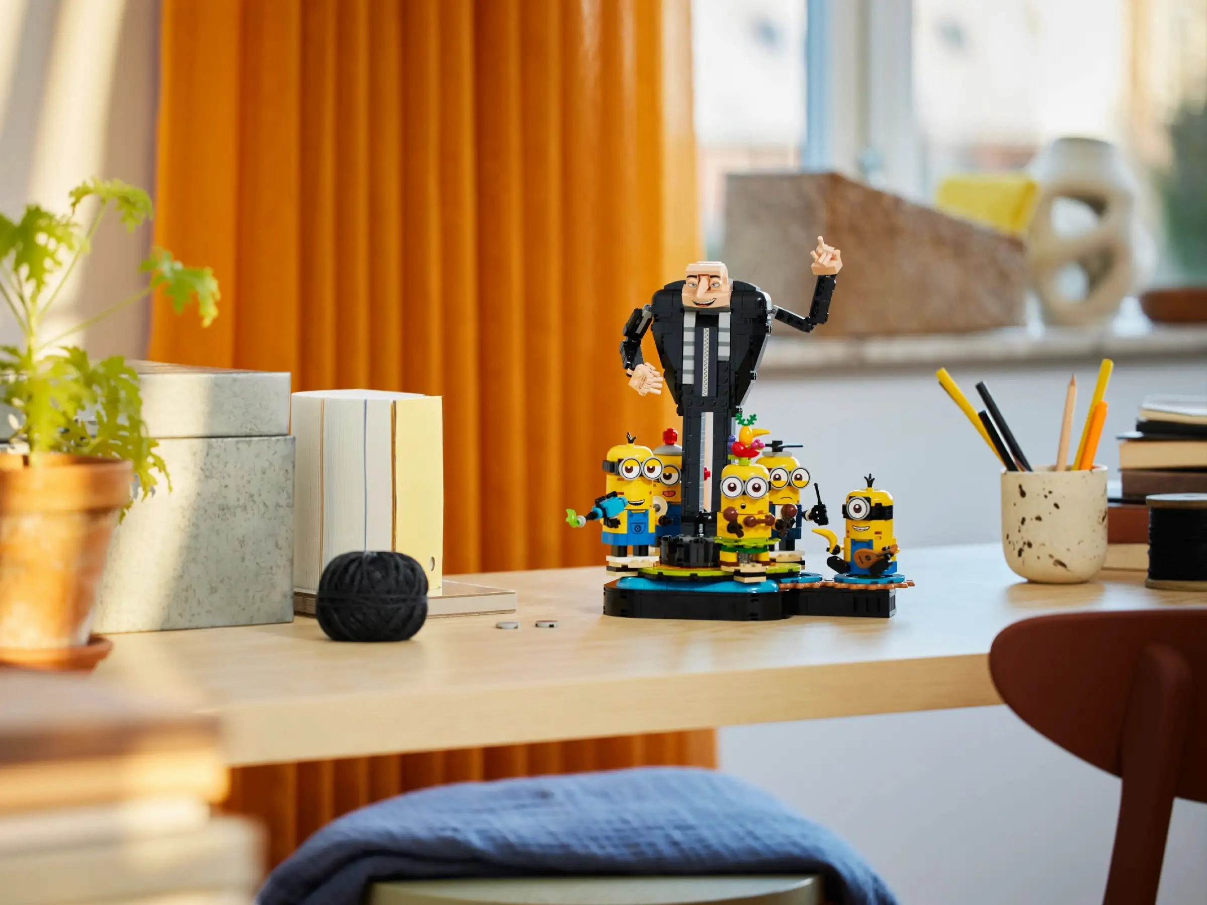 LEGO DESPICABLE ME 75582 Brick-Built Gru and Minions