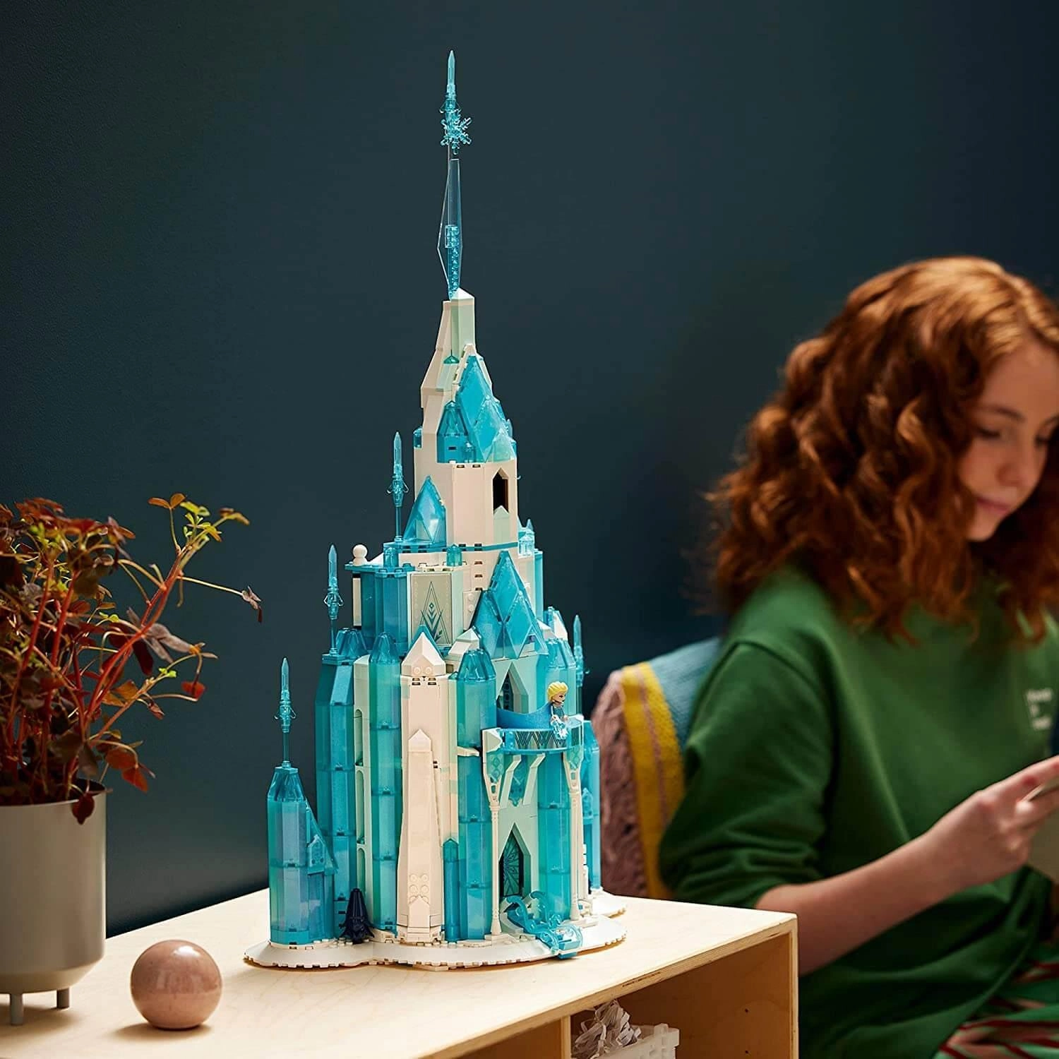 LEGO DISNEY 43197 Disney The Ice Castle Building Toy Kit