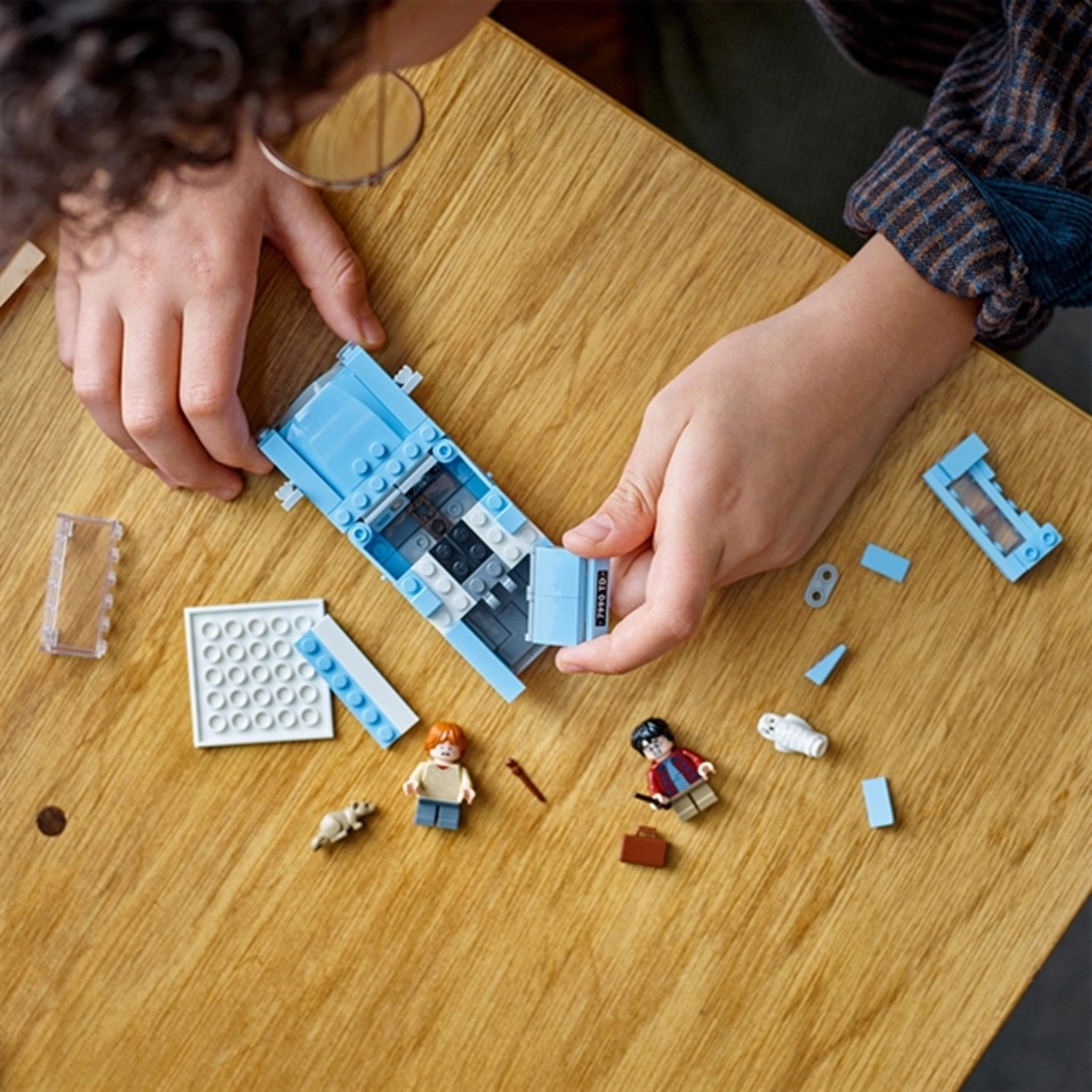 LEGO Harry Potter Flying Ford Anglia