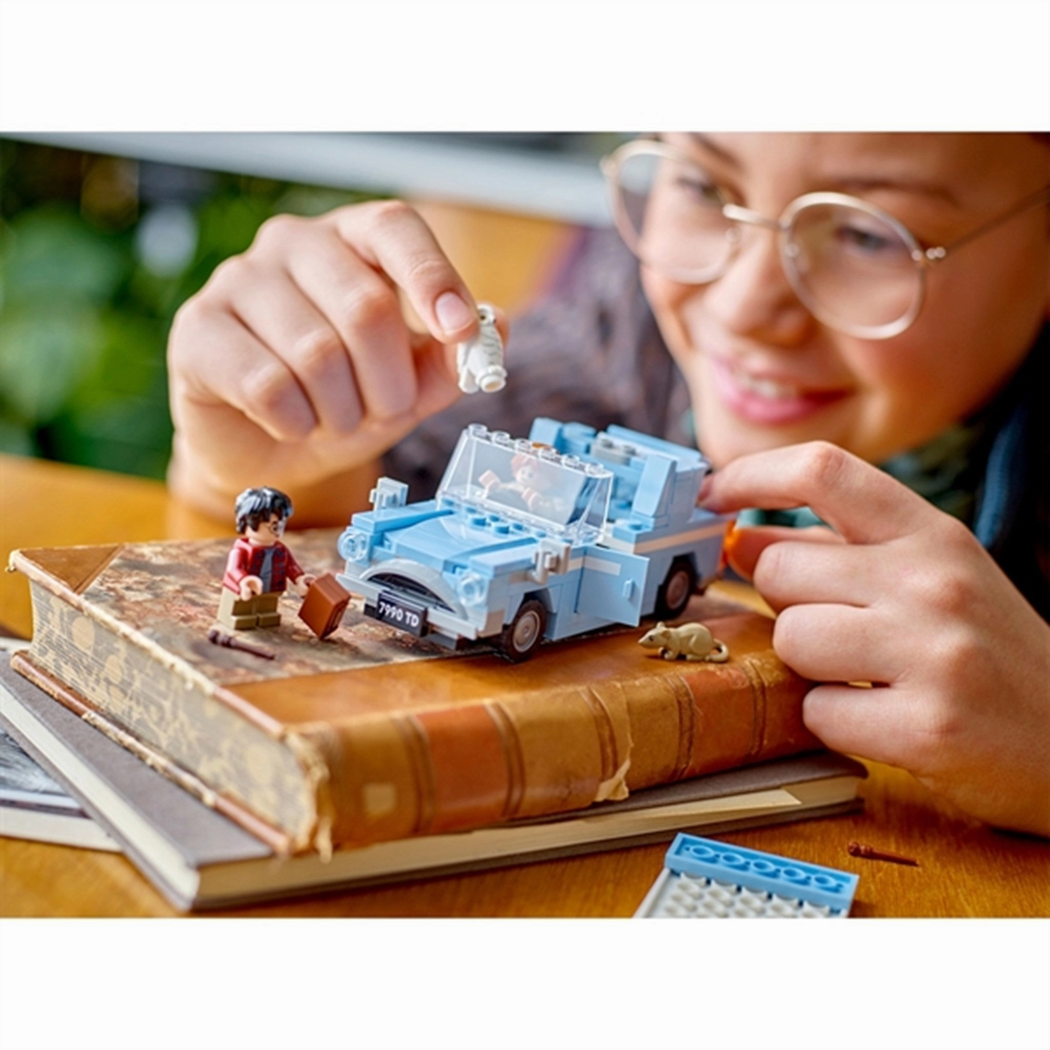 LEGO Harry Potter Flying Ford Anglia