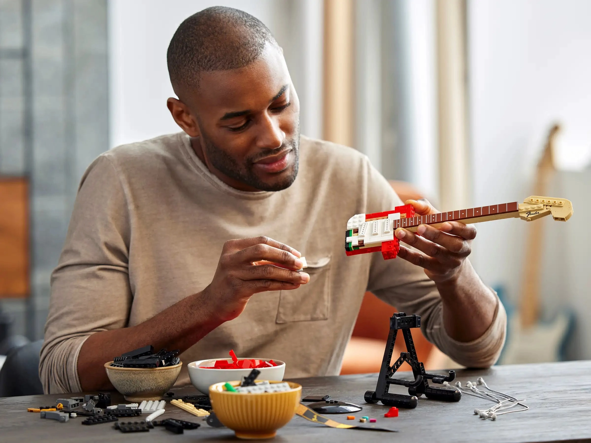 LEGO IDEAS 21329 Fender Stratocaster