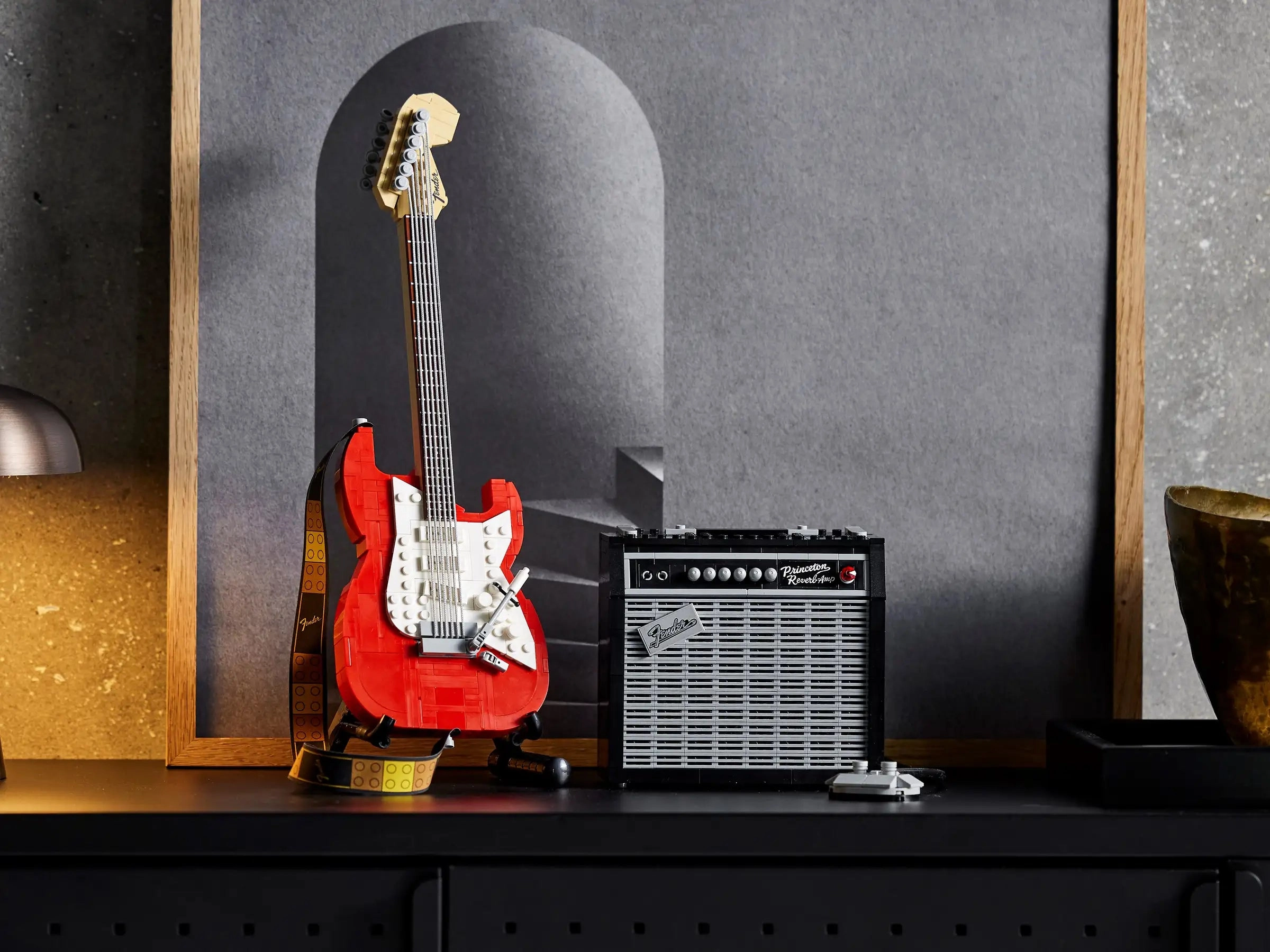 LEGO IDEAS 21329 Fender Stratocaster