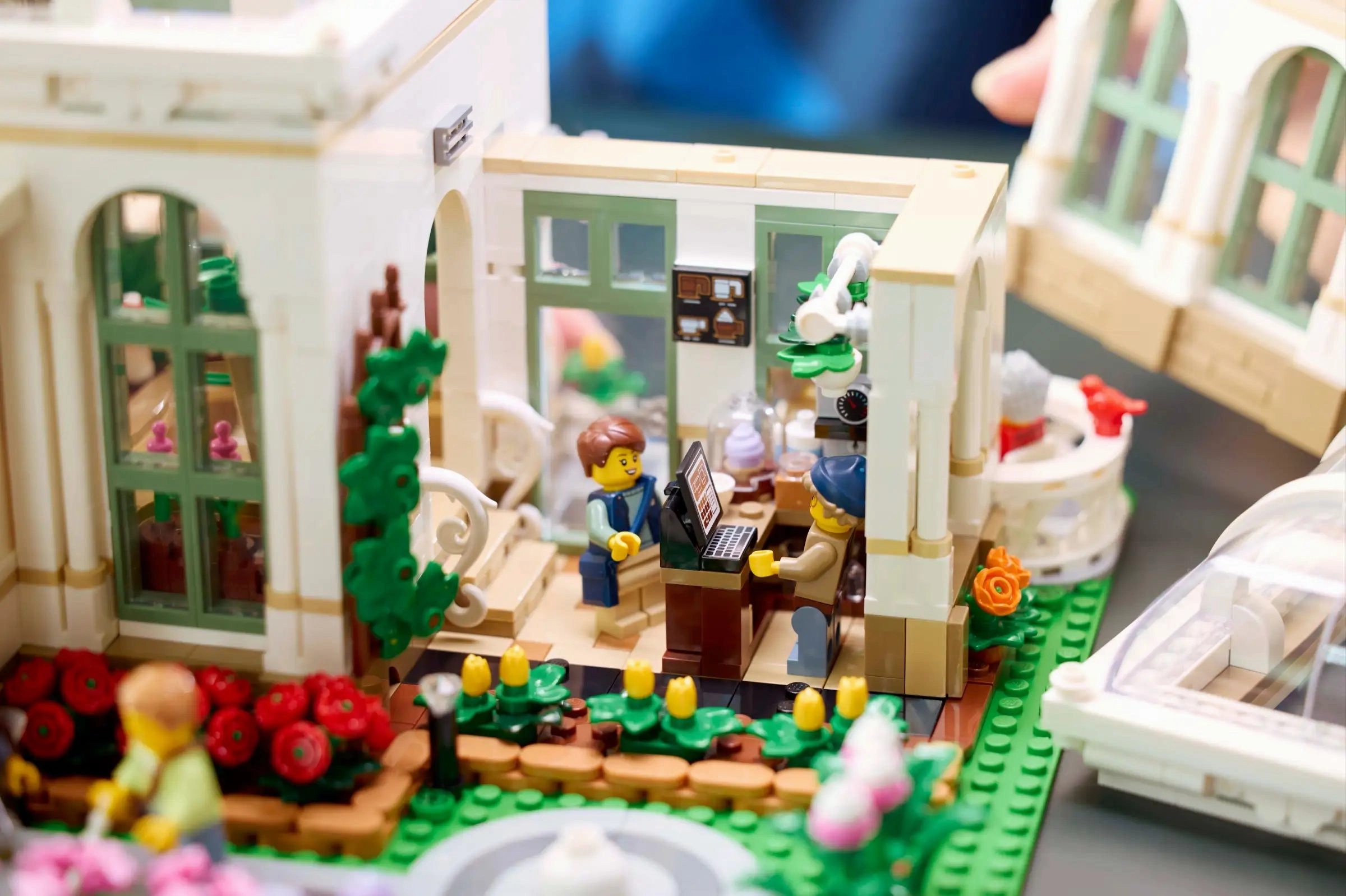 LEGO IDEAS 21353 The Botanical Garden