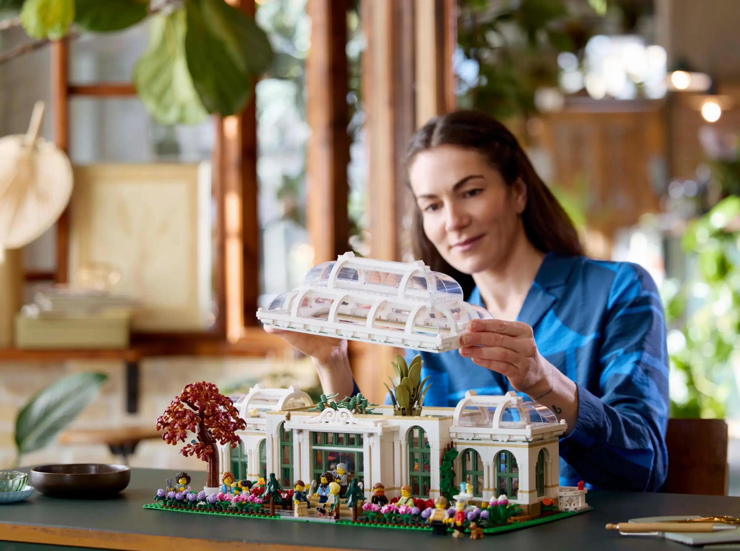 LEGO IDEAS 21353 The Botanical Garden