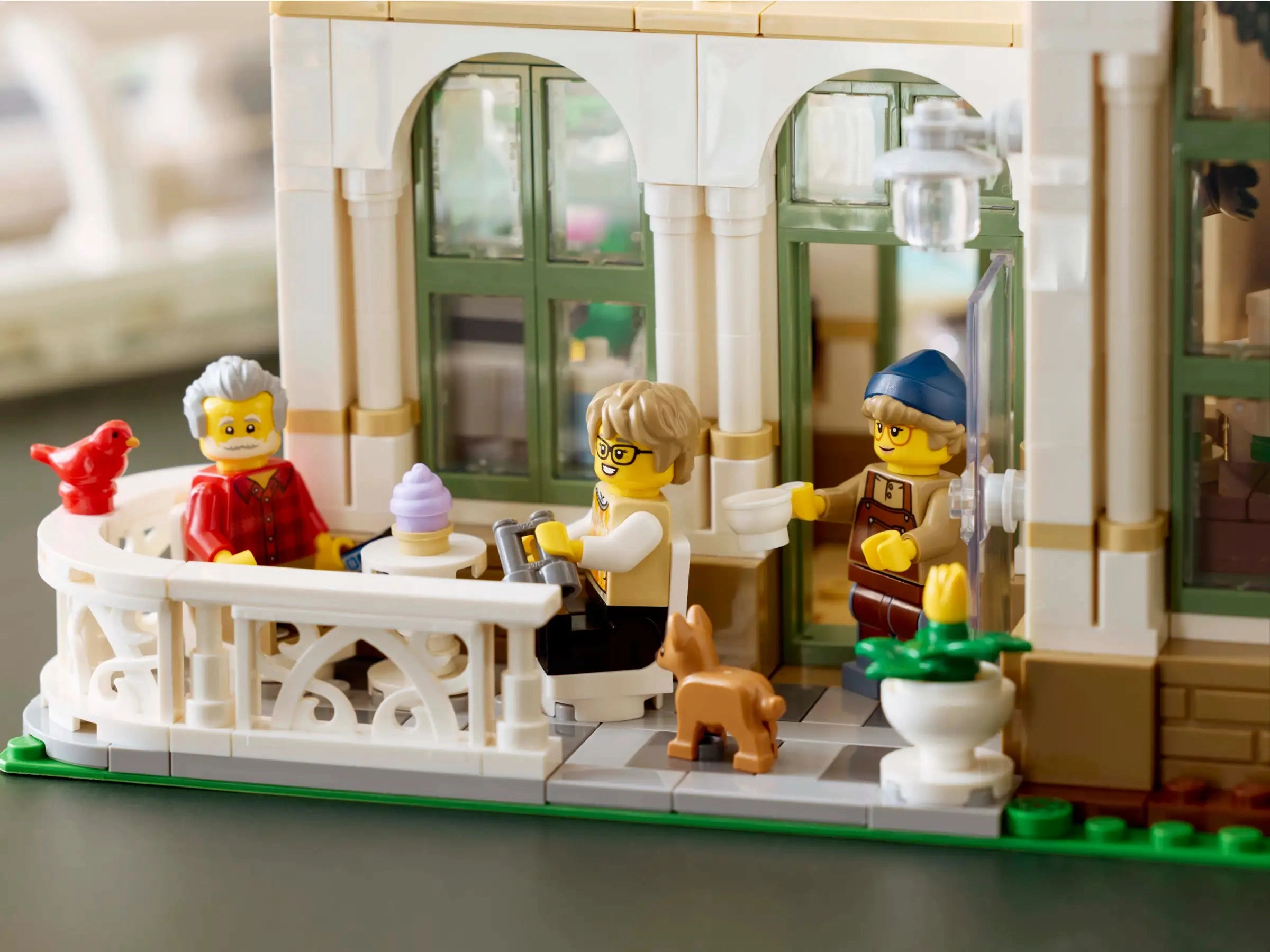 LEGO IDEAS 21353 The Botanical Garden