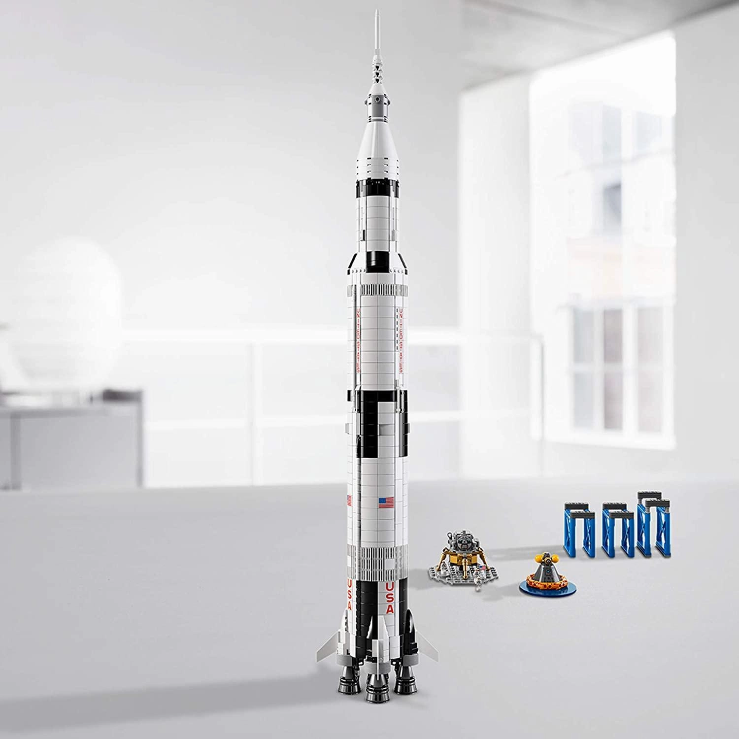 LEGO IDEAS 92176 NASA Apollo Saturn V Space Rocket and Vehicles