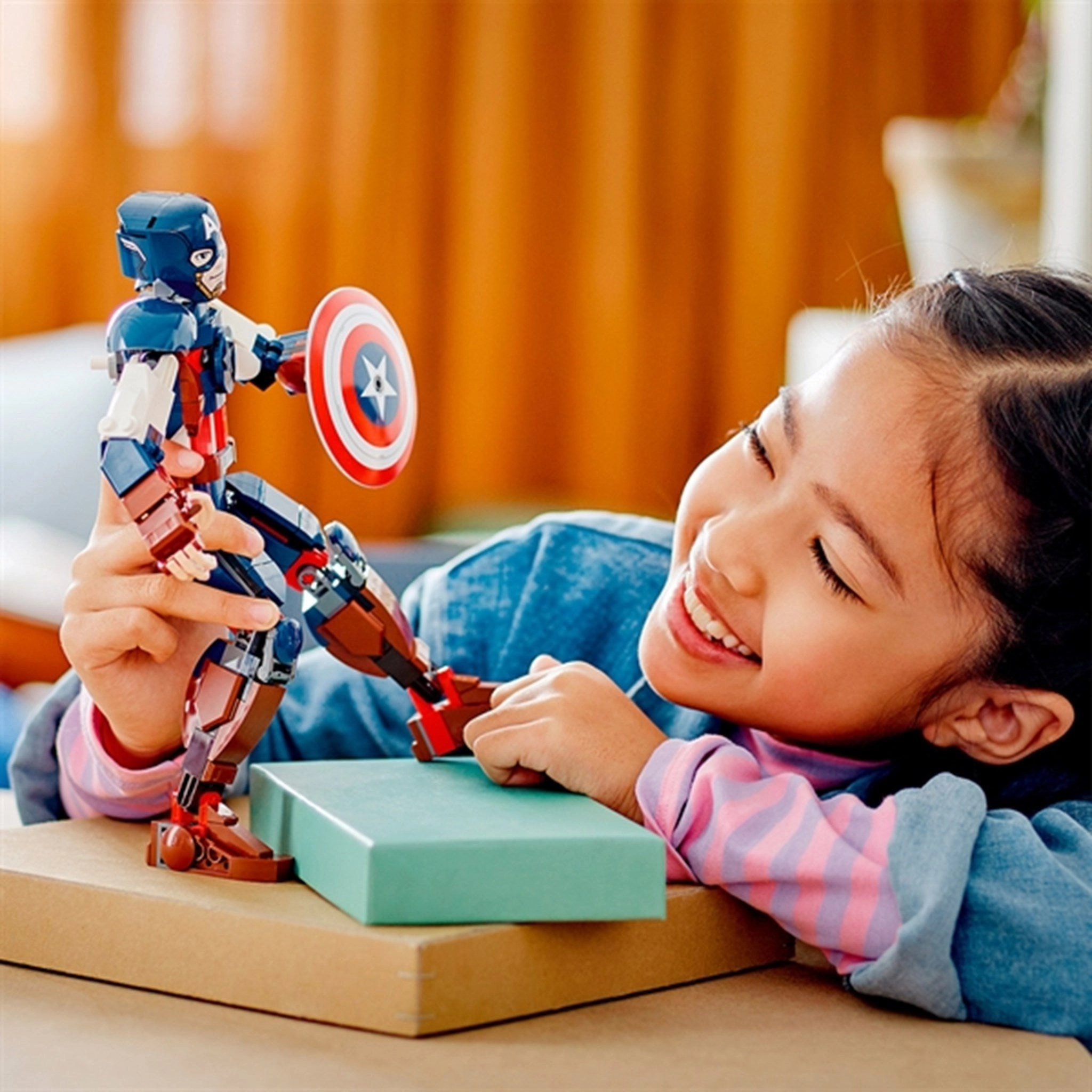 LEGO Marvel Captain America Construction Figure
