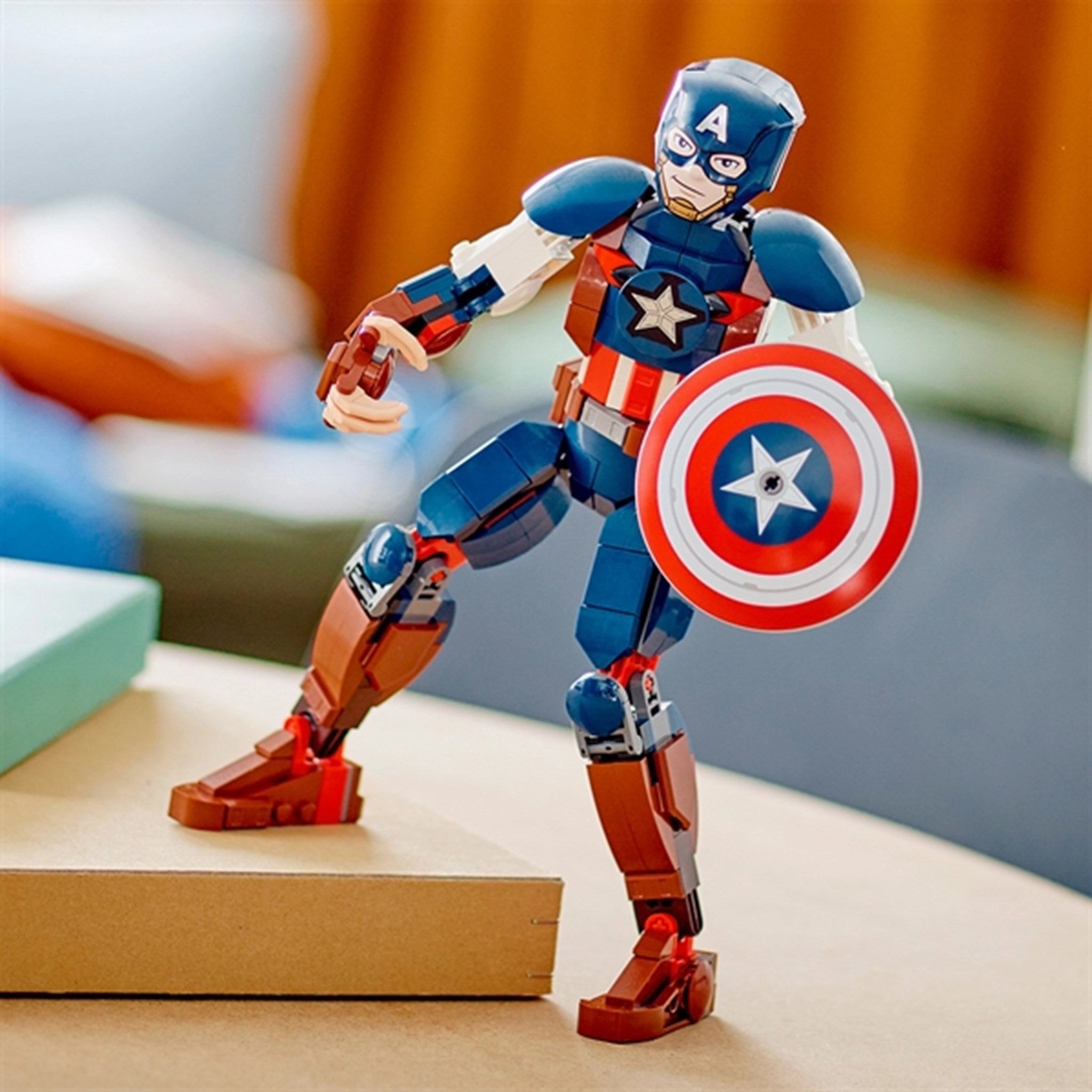 LEGO Marvel Captain America Construction Figure