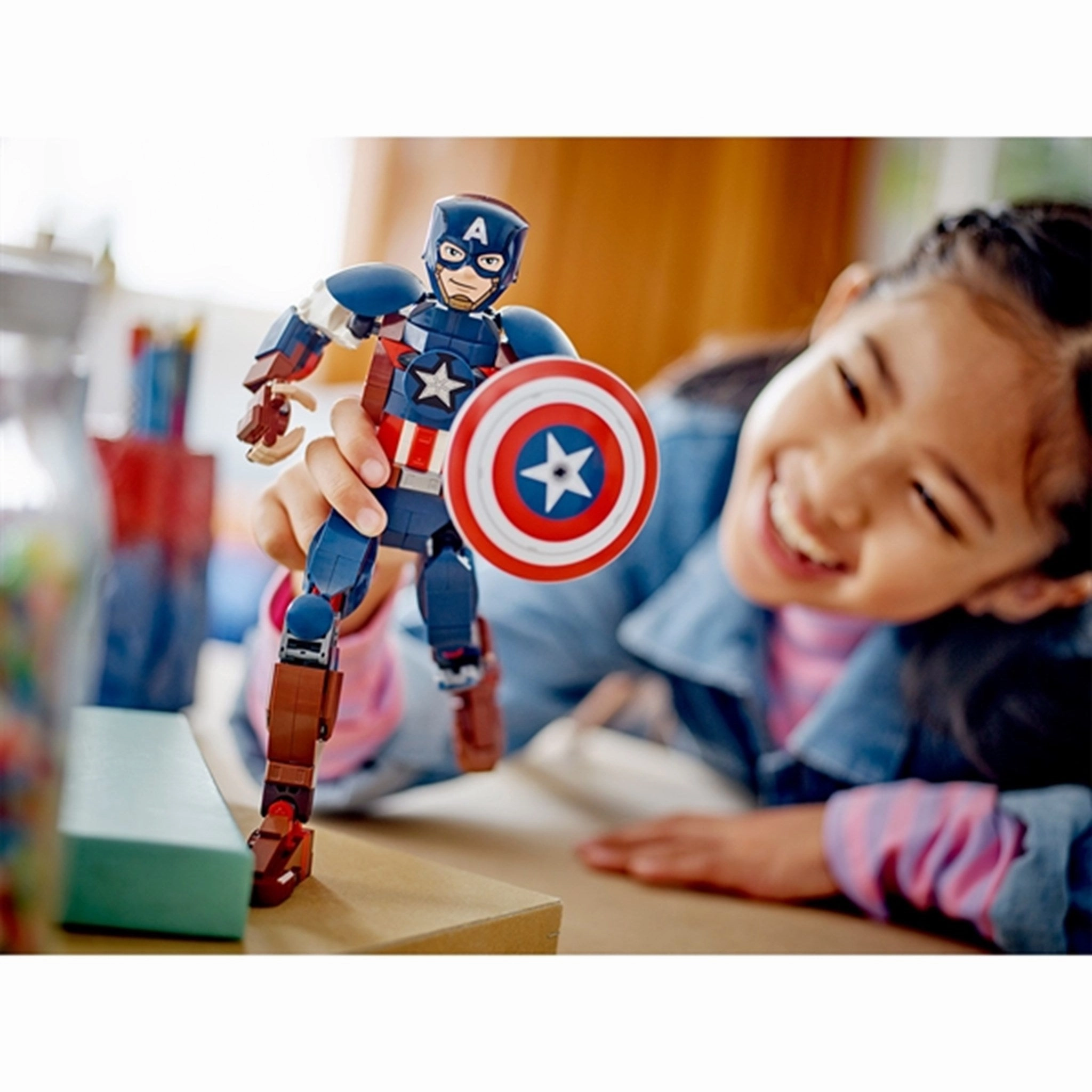LEGO Marvel Captain America Construction Figure