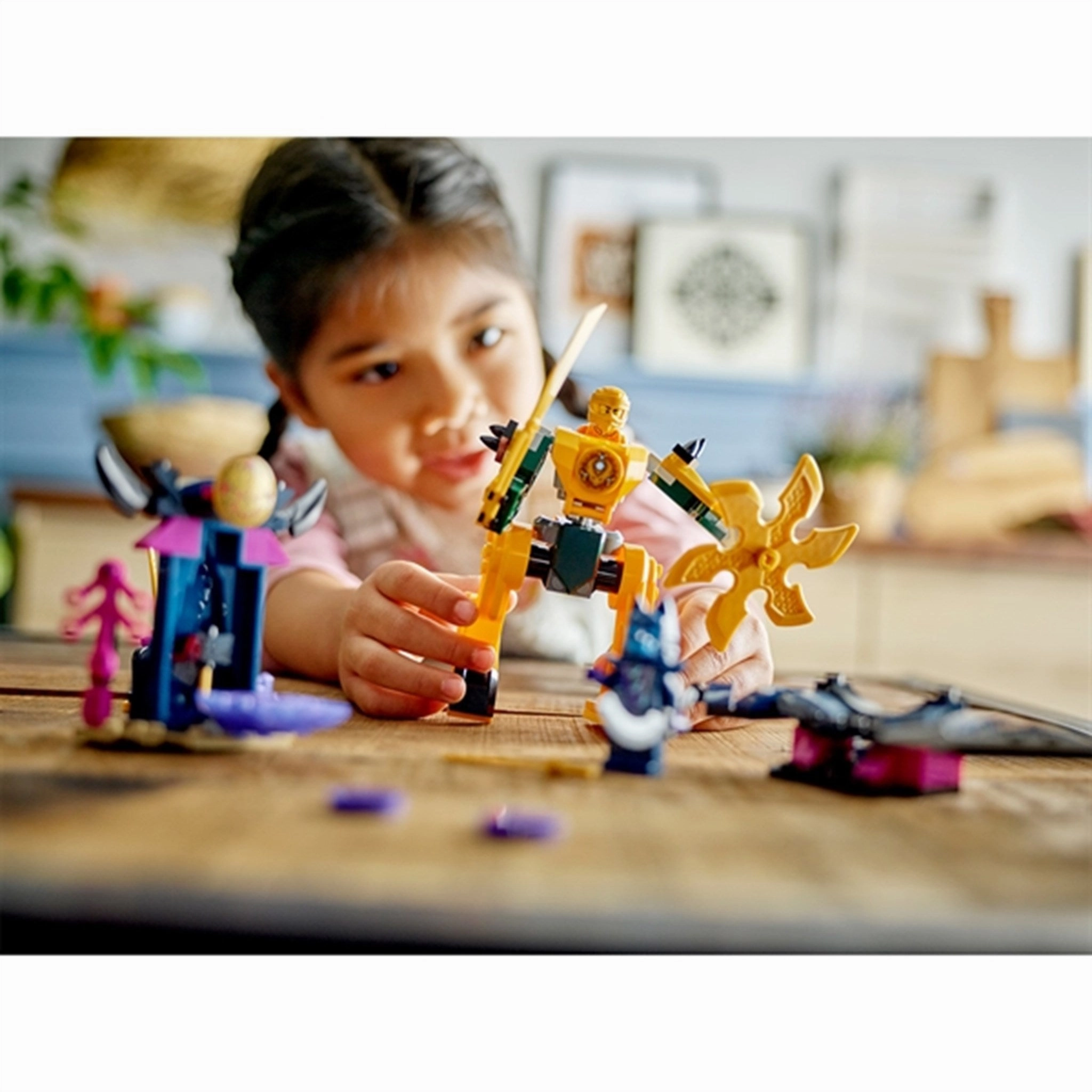 LEGO NINJAGO Arin's Battle Mech