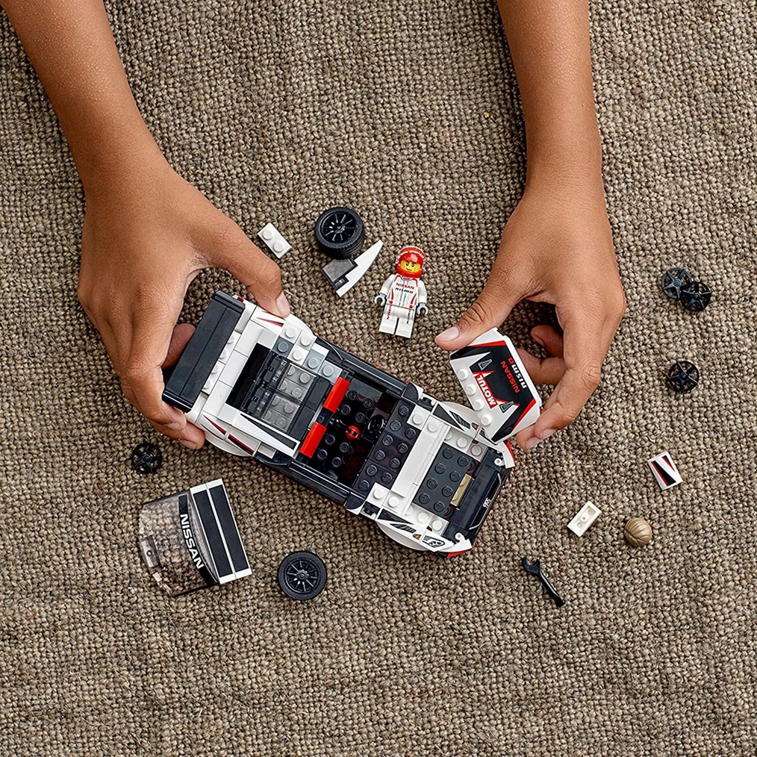LEGO SPEED CHAMPIONS 76896 Nissan GT-R NISMO Building Set