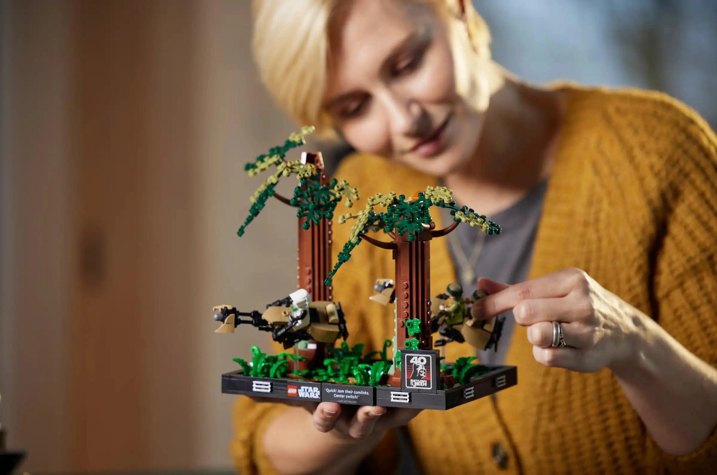 LEGO STAR WARS 75353 Endor Speeder Chase Diorama