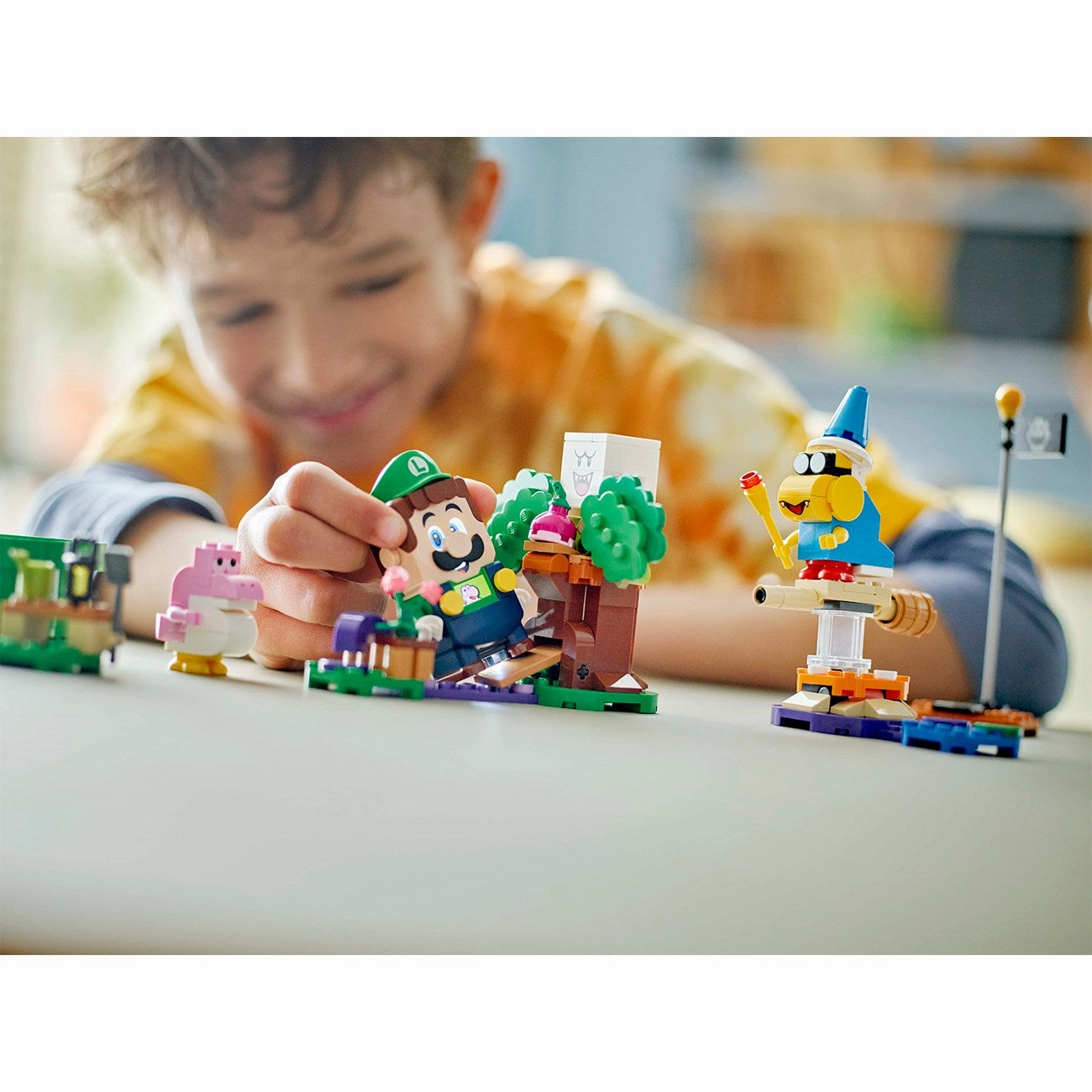 LEGO Super Mario Adventures with interactive LEGO Luigi