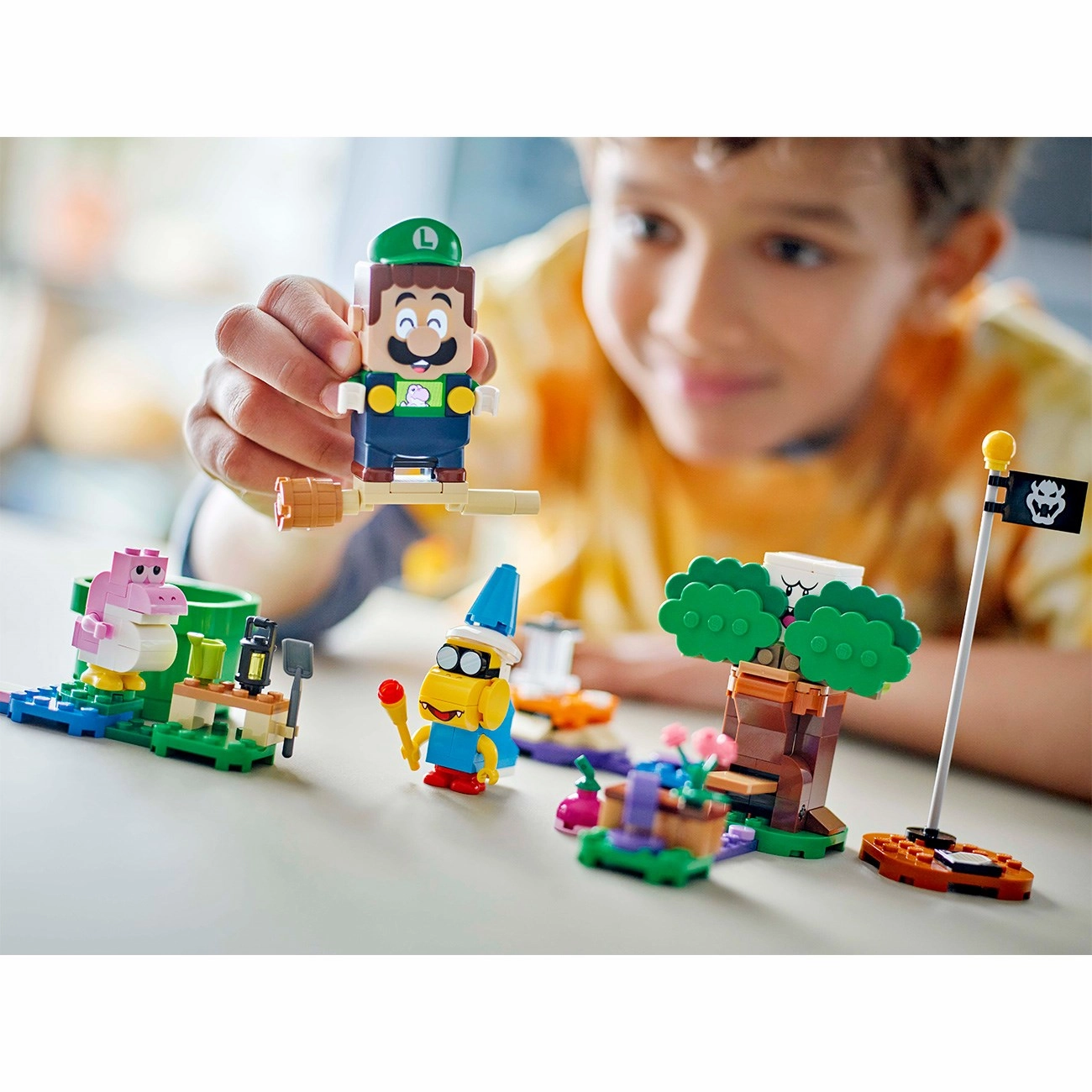LEGO Super Mario Adventures with interactive LEGO Luigi