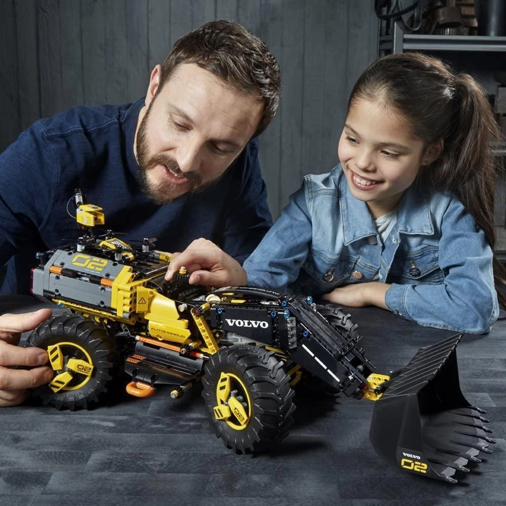 LEGO TECHNIC 42081 Volvo Concept Wheel Loader Zeux