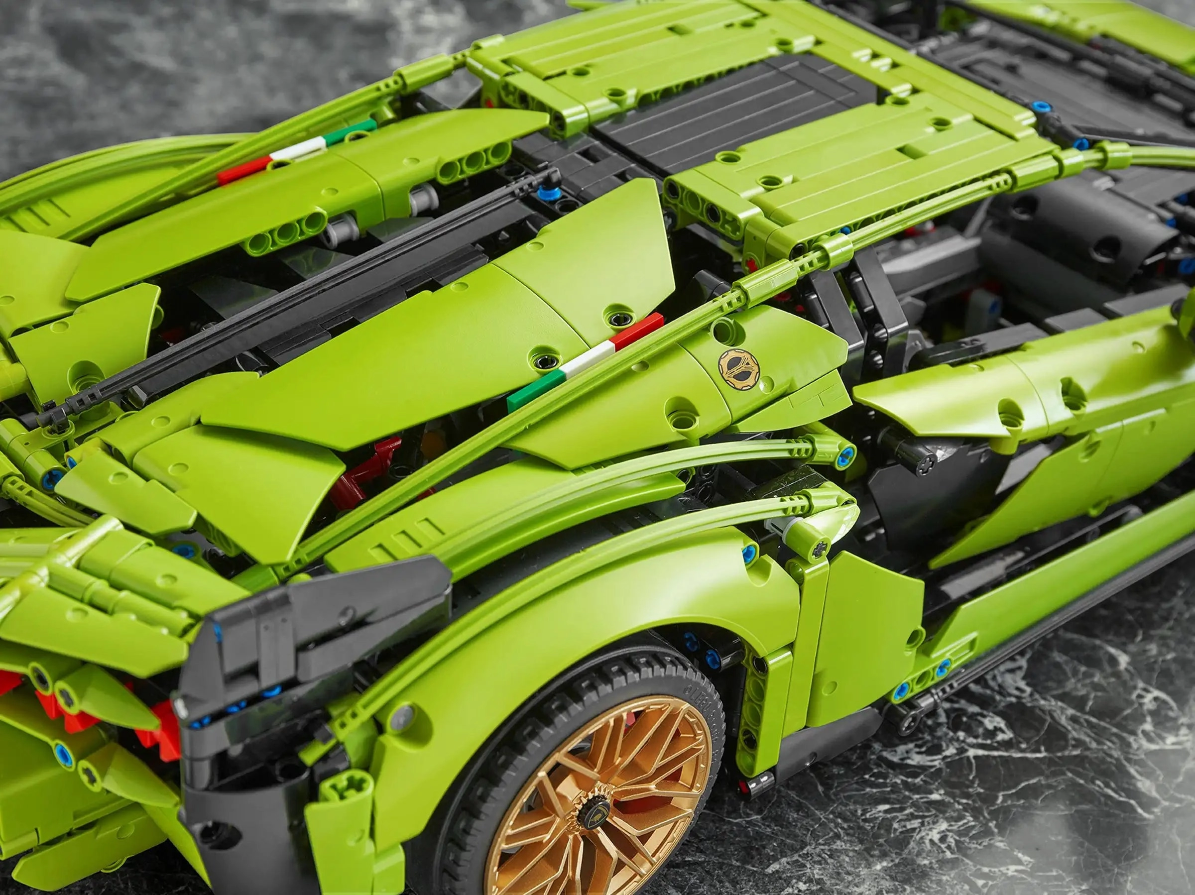 LEGO TECHNIC 42115 Lamborghini Sin FKP 37 Race Car Model