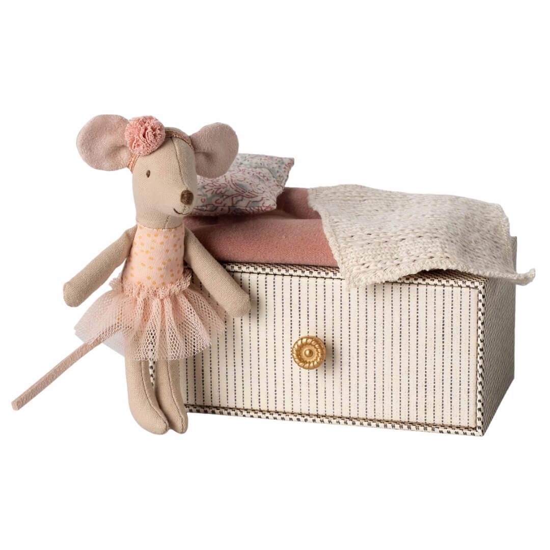 Little Sister Dance Mouse with Daybed