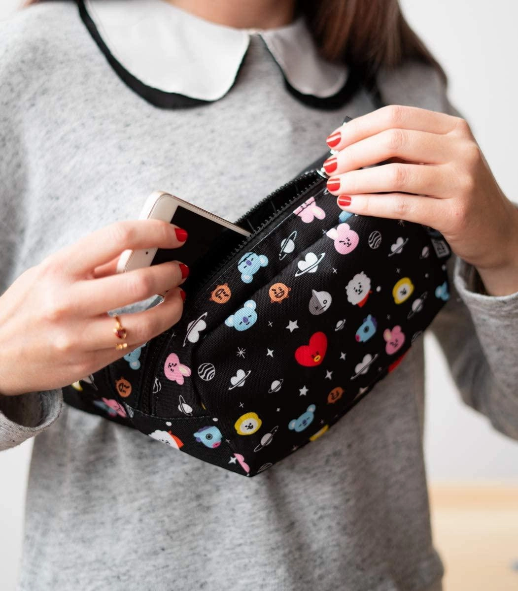 Official Licensed BT21 Adjustable Bumbag - Black Waist Bag