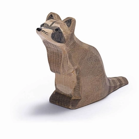 Ostheimer Raccoon, Sitting
