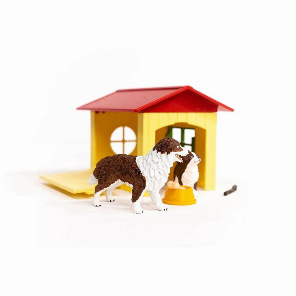 SCHLEICH 42573 Friendly Dog House Playset