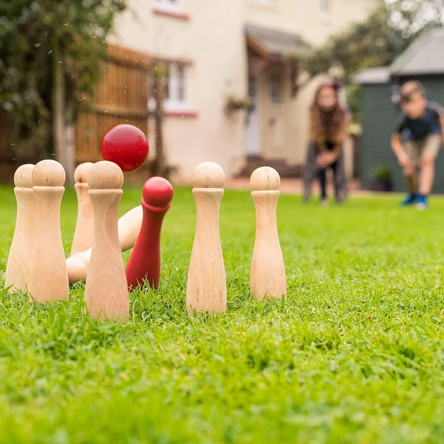 Toyrific Garden Games Wooden Skittles Bowling Set