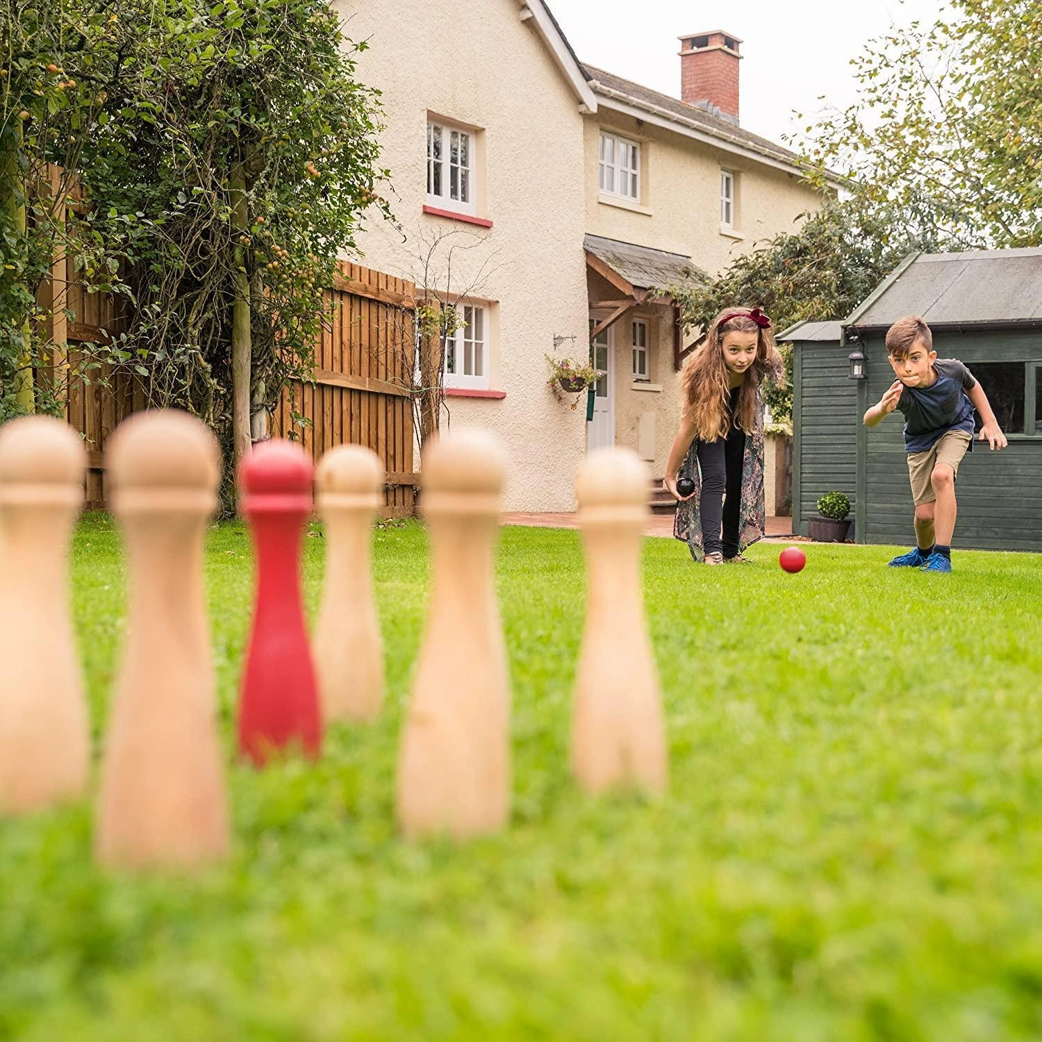 Toyrific Garden Games Wooden Skittles Bowling Set