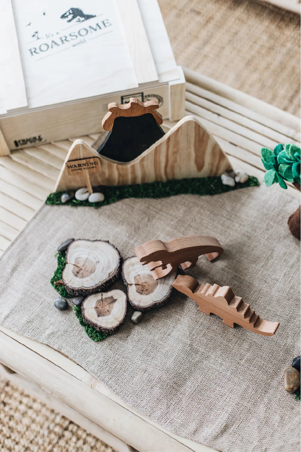 Wattle & Clay Dinosaur Roar World