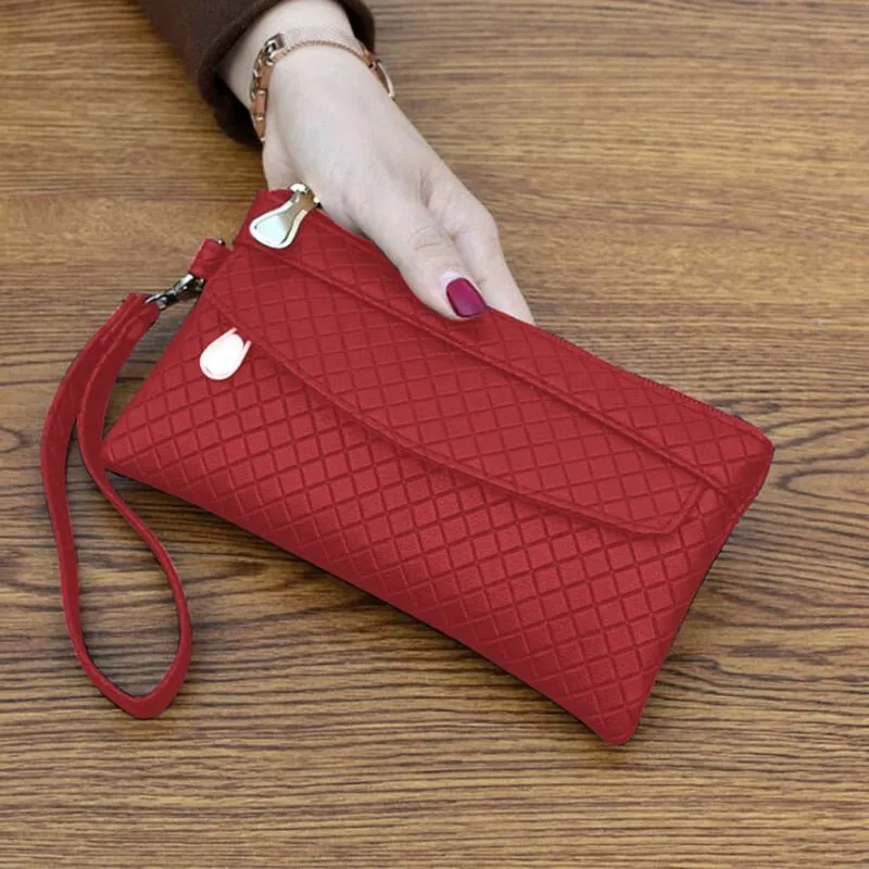 Wristlet Wallet: Organized and Stylish