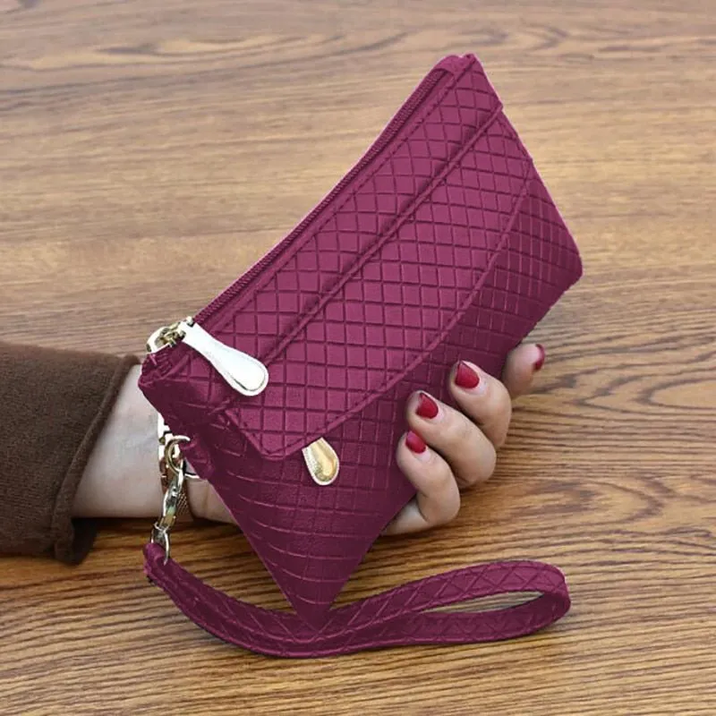 Wristlet Wallet: Organized and Stylish